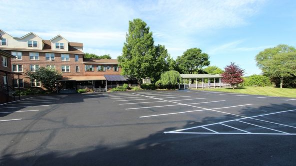 Applewood Apartments and Restaurant: 120 North Rd, Highland, NY 12528